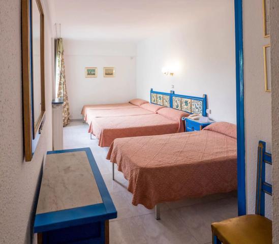1716464457_07_Standard_Familiar_Room.thigh