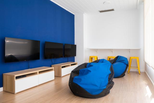 htopolympic-teenroom350