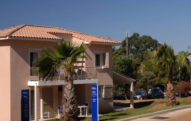 7_1843_location-la-londe-les-maures-residence-club-odalys-les-o