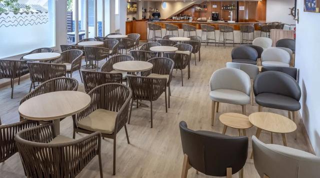 ght-bar-hotel-maritim-calella-2-1752474193