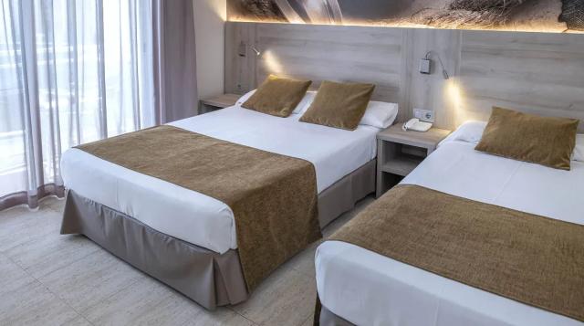 ght-habitacio-hotel-maritim-calella-14-1752483675
