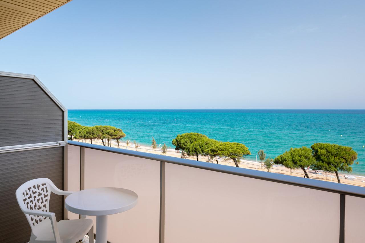 htoppinedapalace-room-seaview845
