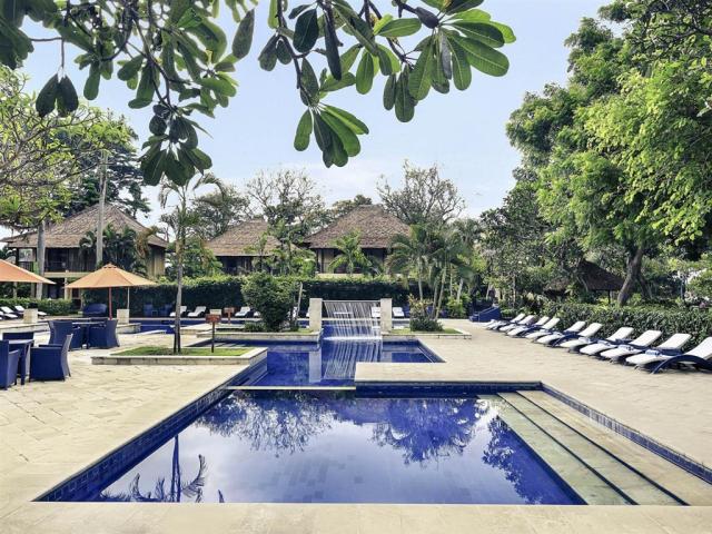 mercure_sanur_pool_.jpg