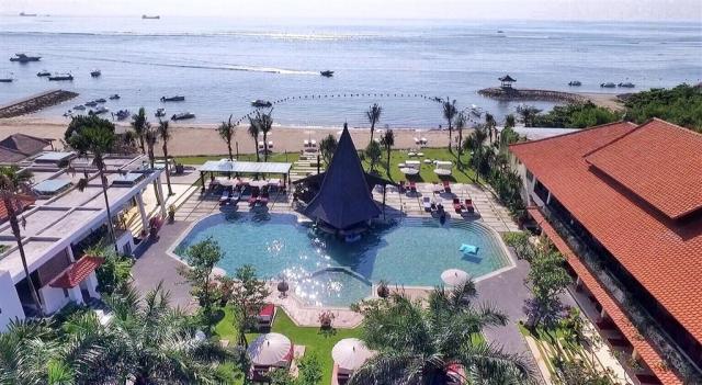 sadara_boutique_pool.jpg