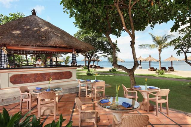 12-RatnabeachBar.jpg