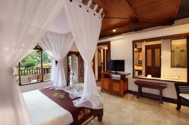 03-Deluxe-Bungalow,-Room.jpg