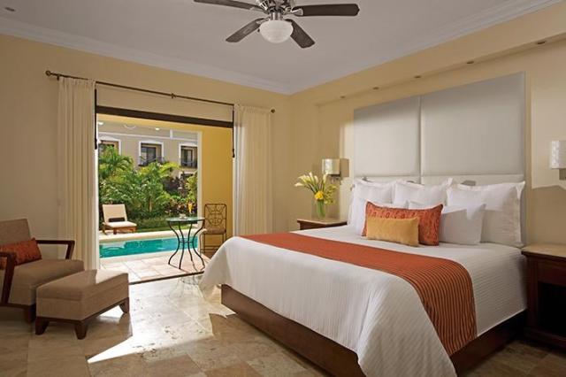dreams_tulum_Deluxe_Swimout_1A.jpg