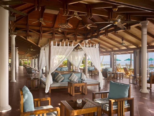 Royal Island - Main Bar - Seating - 4K.jpg