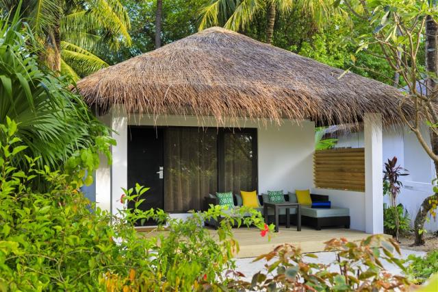 Velassaru Deluxe Villa 2 (1).jpg