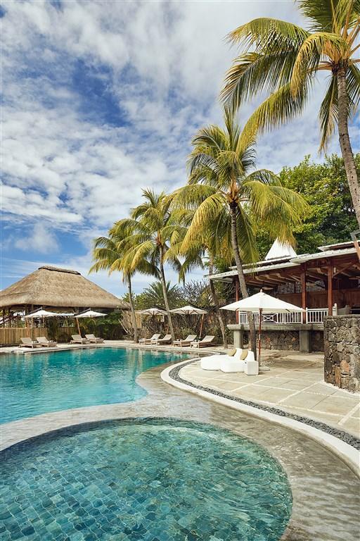 PCBH Main Pool _ Piscine principale 4.jpg