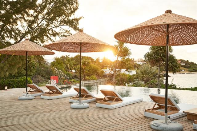 PCBH Peninsula Pool _ Piscine Peninsula 1.jpg