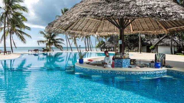 12_Pool-Pool-Bar-1024x.jpg