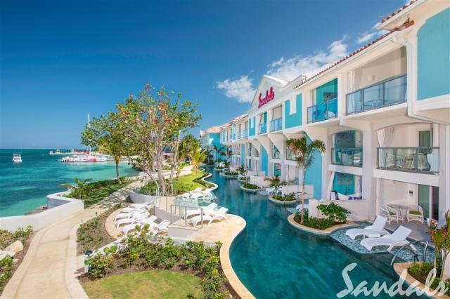 SMB_ALMOND_RIVER_SUITES_TOWARD_TOKYO_JOES_014-Edit.jpg