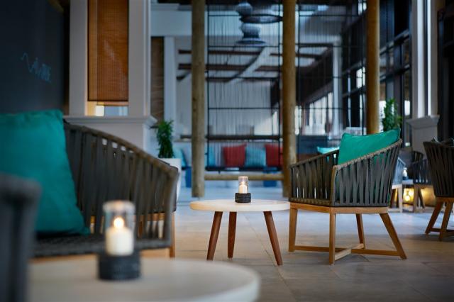 LA_Wave Bar 02.jpg