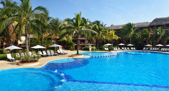 Catalonia_riviera_maya_2.jpg