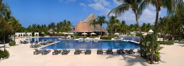 Catalonia-Playa-Maroma-Pool-1-extended.jpg