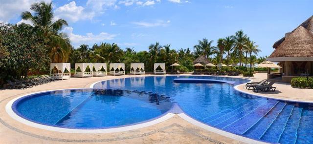Catalonia-Playa-Maroma-Pool-4-extended.jpg