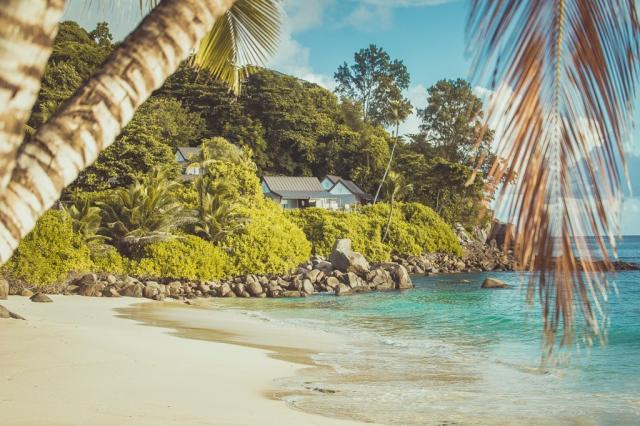 Beach-View-of-some-chalets.jpg