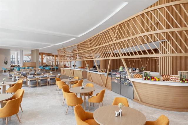 RKTMAHX_The-View-Cafe-&-The-View-Lobby-Market.jpg