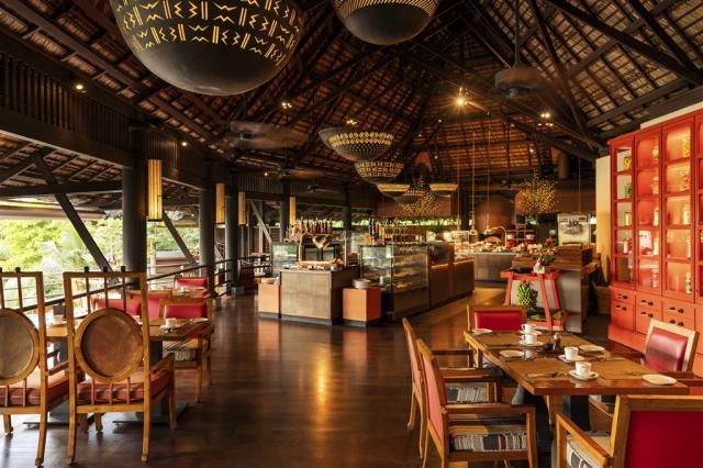 Constance-Lemuria-Restaurants_and_Bars-Legend_Restaurant-07.jpg