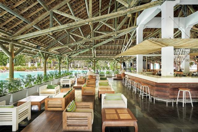 TRA_Pool bar.jpg