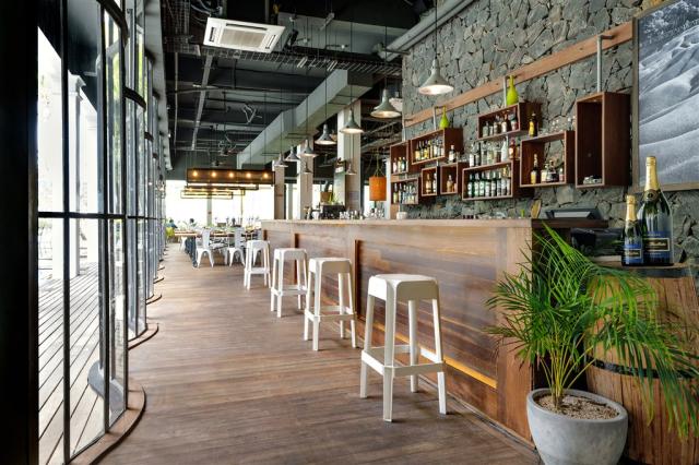 TRA_The Bistrot Bar 01.jpg
