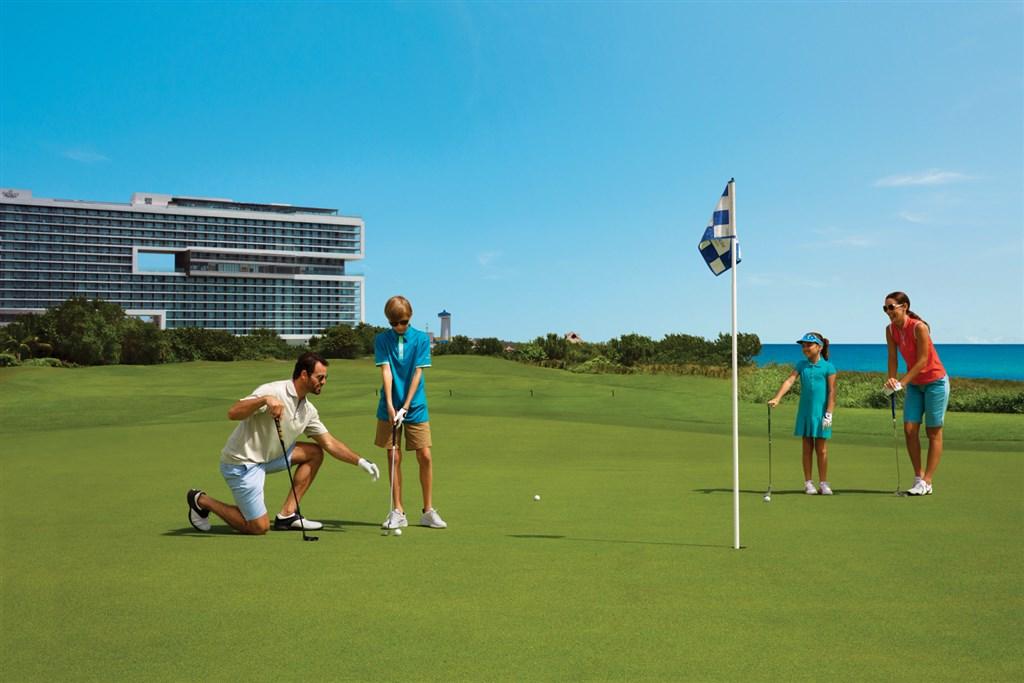 DREVC-EXT-Family-Golf-3B-CB.png