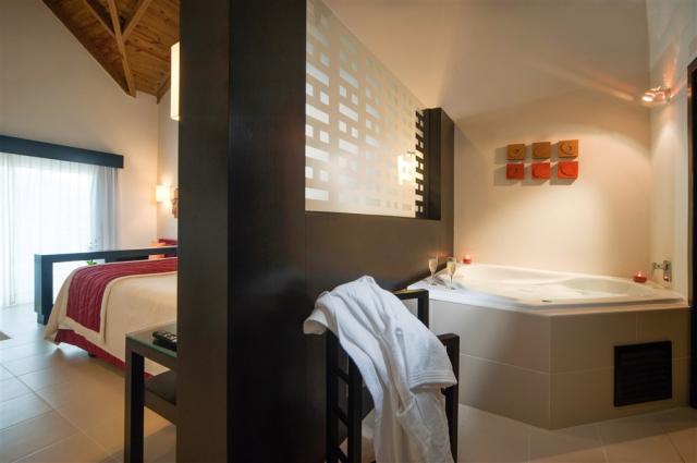 1.a. PCP_Deluxe Suite + jacuzzi2.jpg