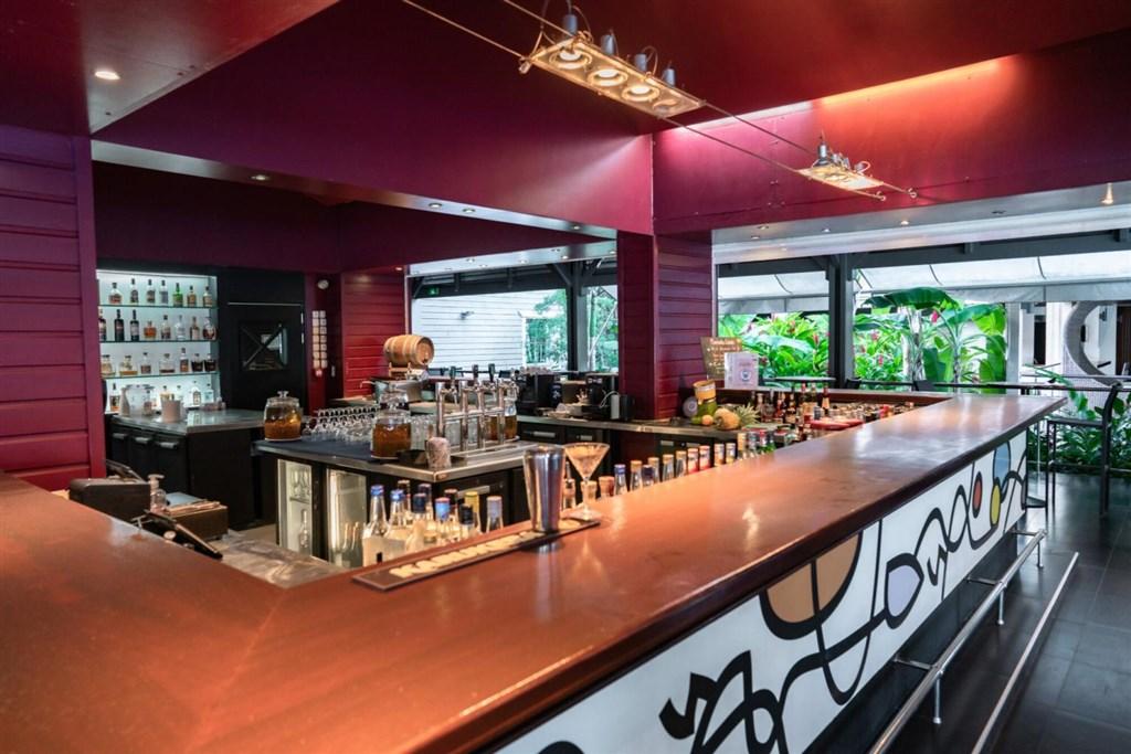 la-creole-beach-hotel-bar-la-rhumerie-.jpg