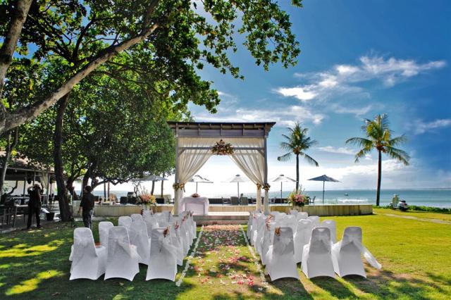 bali_garden_beach_wedding.jpg