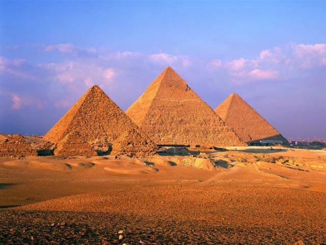 pyramidsofgiza.jpg