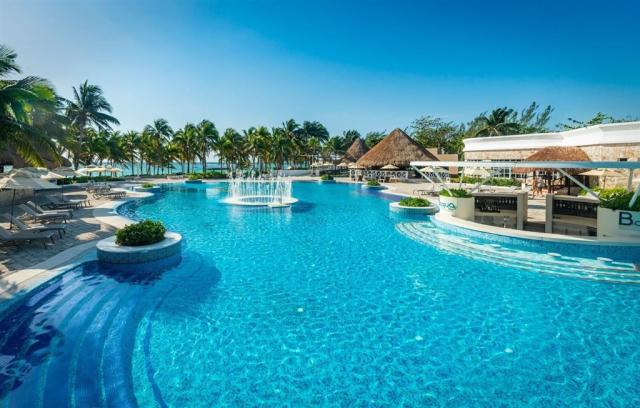 Catalonia_royal_tulum_1.jpg