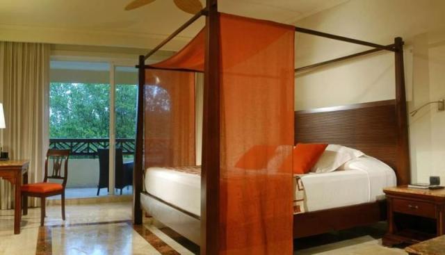 cataloniaroyaltulum_juniorsuite.jpg