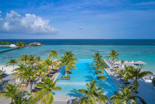 Villa Nautica - Main Pool - View - 4K.jpg