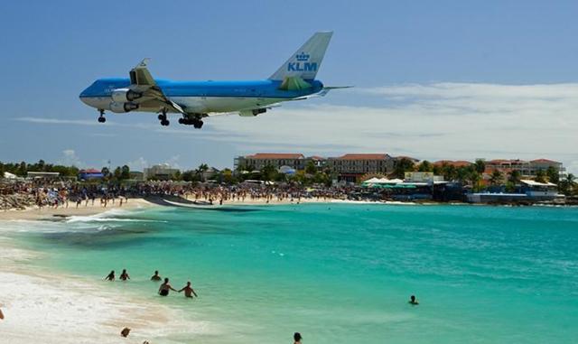 Sonesta-Maho-Beach-airplane-KLM.jpg