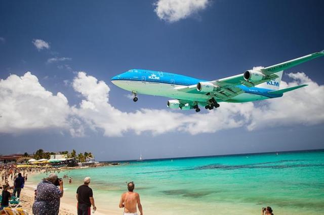 Sonesta-Maho-Beach-KLM-landing-airport.jpg