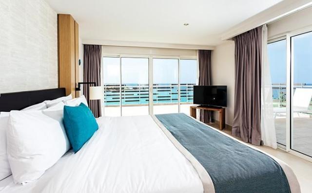 Sonesta-Ocean-Point-Luxury-Butler-PH-bedroom-(2).jpg