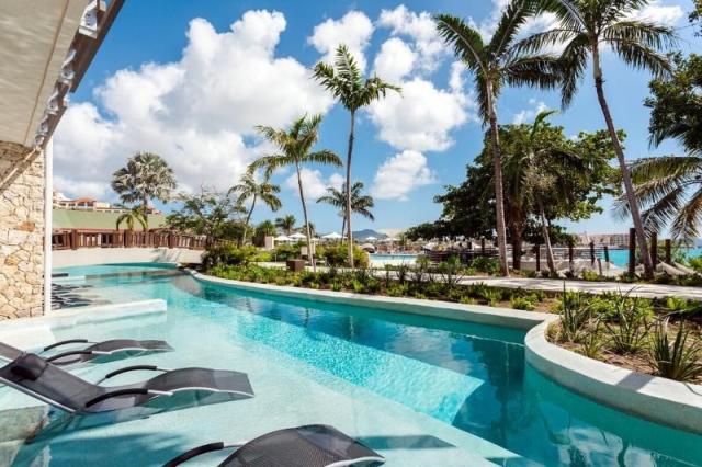 Suite--Swim-Out-Junior-Suite-(2).jpg