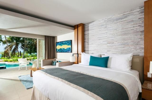Suite-Swim-Out-Junior-Suite-(5).jpg