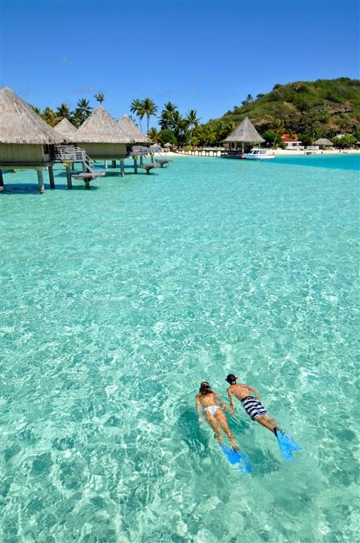 BOB Intercontinental Moana Public. Swim in the lagoon.JPG
