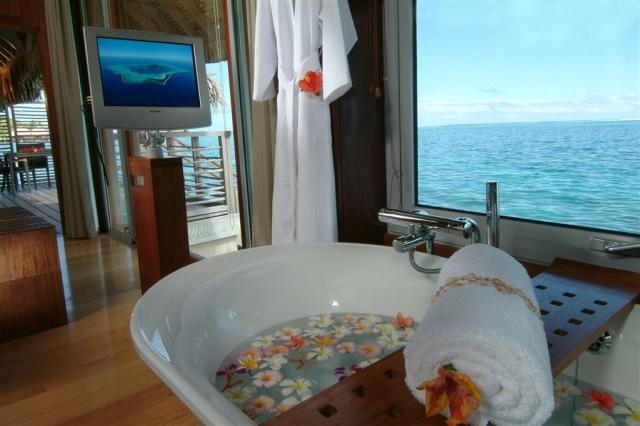 BOB Intercontinental Thalasso Villa bathtub.jpg