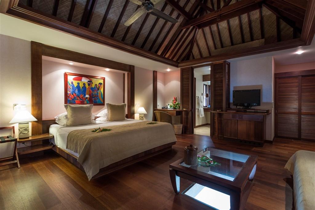 Manava Beach Resort Moorea POW Bgl 2.jpg