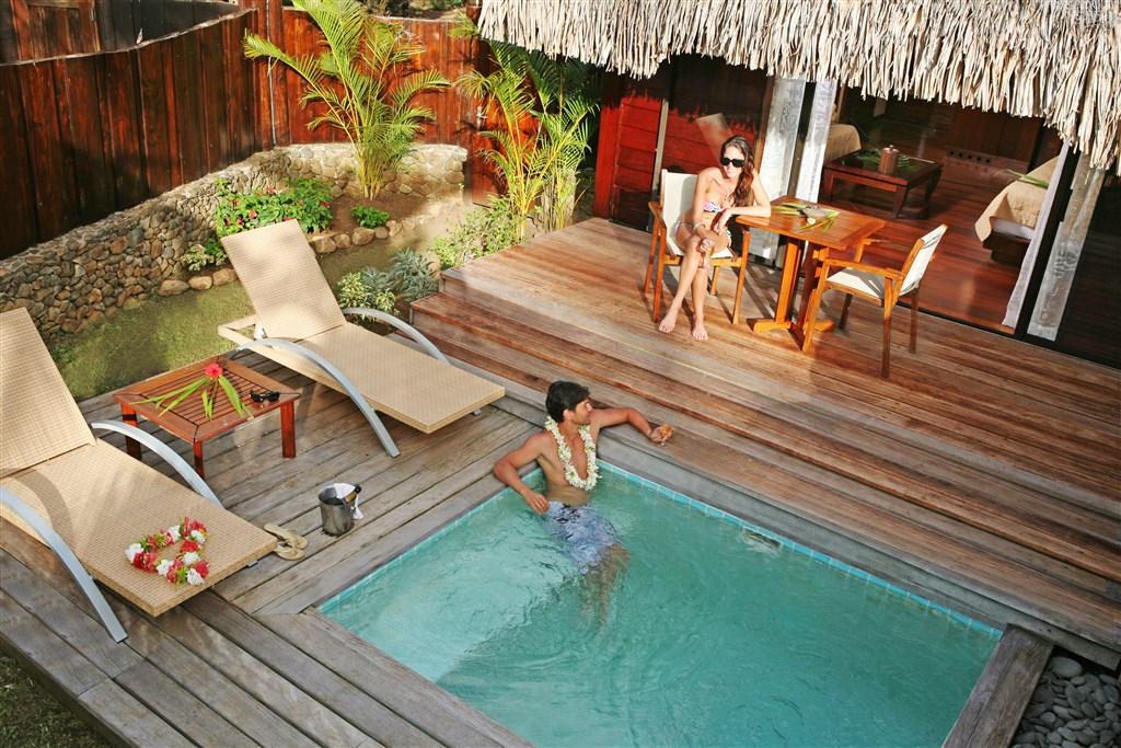 MOZ Pearl Moorea Premium_Garden_Pool_Bungalow.jpg