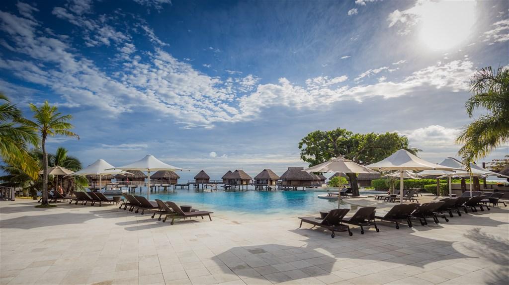 Manava Beach Resort Moorea Piscine cpr Charles Verones16.jpg