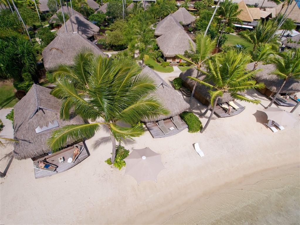 Manava Beach Resort Moorea Beach Bgls 9.jpg