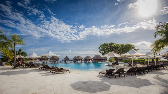 Manava Beach Resort Moorea Piscine  cpr Charles Verones16.jpg