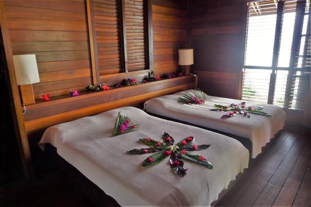 BOB Matira Bungalow Interior08.JPG