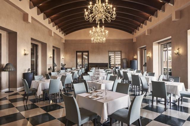 Main_Restaurant (2).jpg