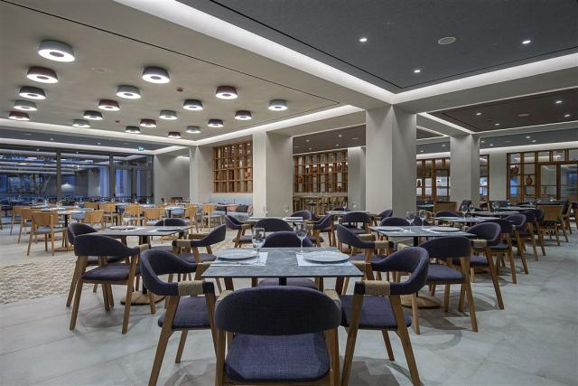 The_Buffet_@_Beach_Resort.jpg