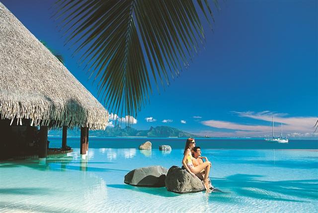 PPT Intercontinental Tahiti Swimming_Pool_1.jpg